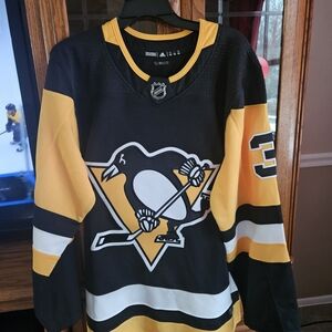 Autographed Olli Maatta Penguins Jersey NWT